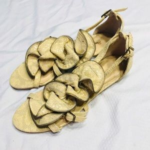 Pour la victoire sandals